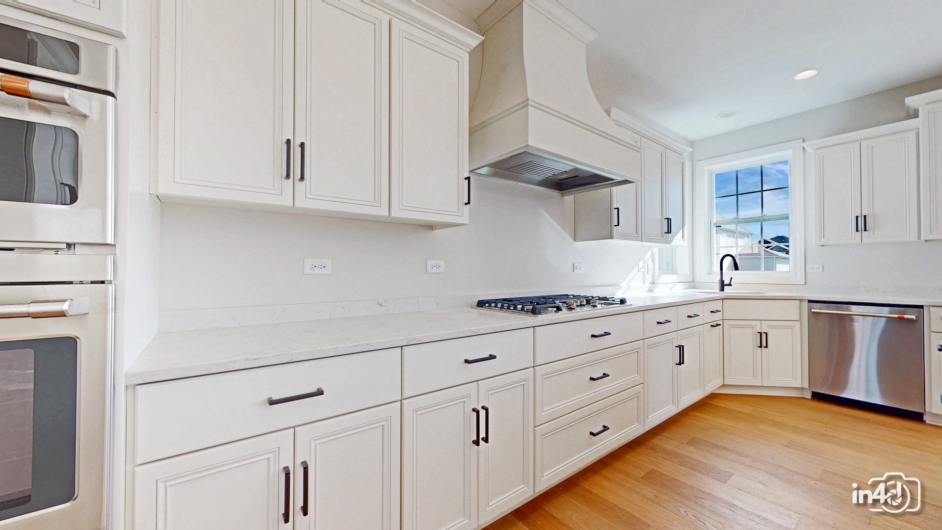 24433 W Bantry Lane, Shorewood, IL 60404