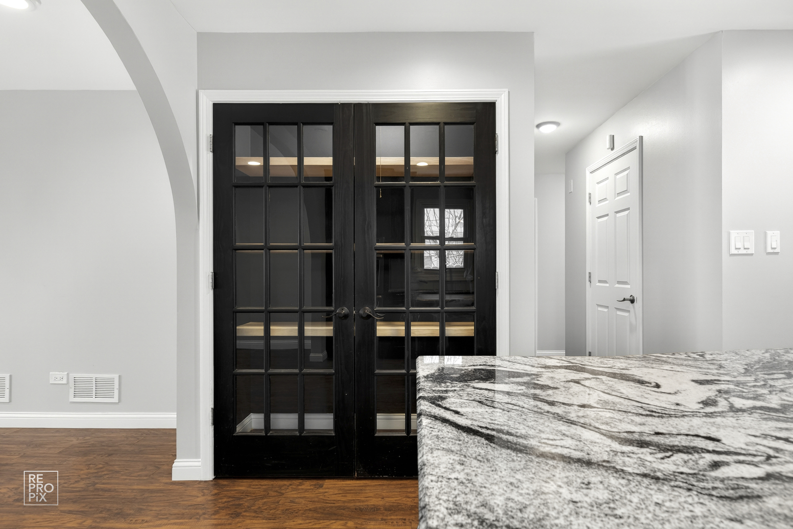 7850 Mcvicker Avenue, Burbank, IL 60459