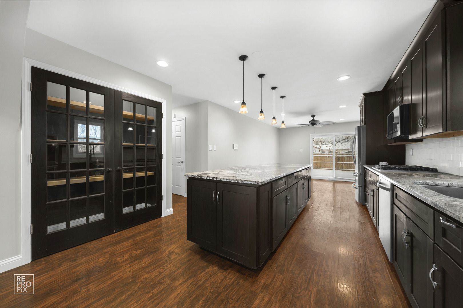 7850 Mcvicker Avenue, Burbank, IL 60459