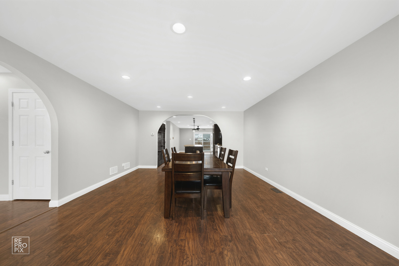 7850 Mcvicker Avenue, Burbank, IL 60459