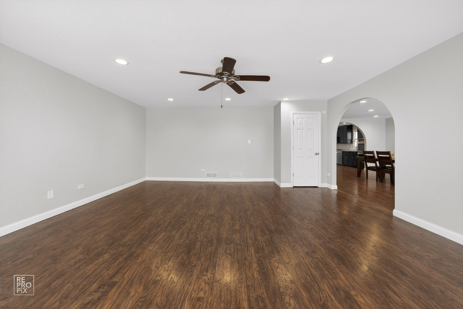 7850 Mcvicker Avenue, Burbank, IL 60459