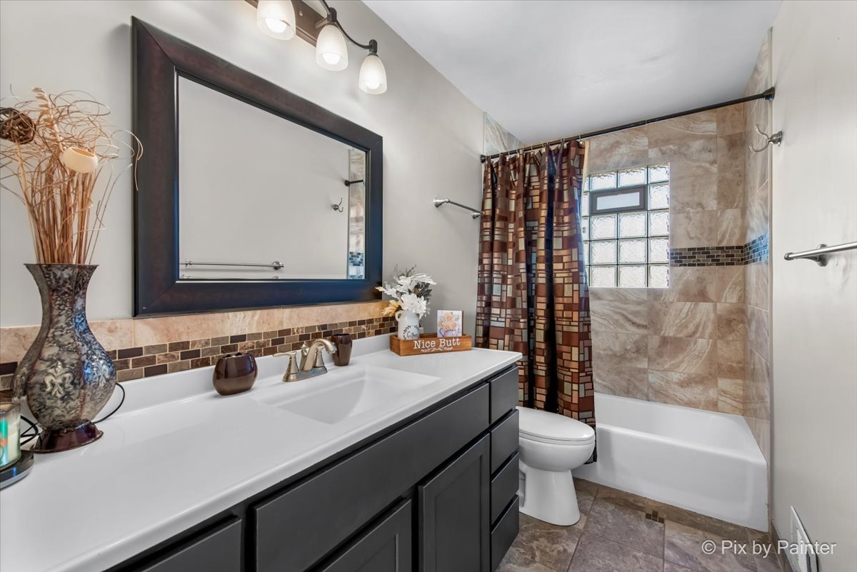 3318 Tulip Drive, Hazel Crest, IL 60429