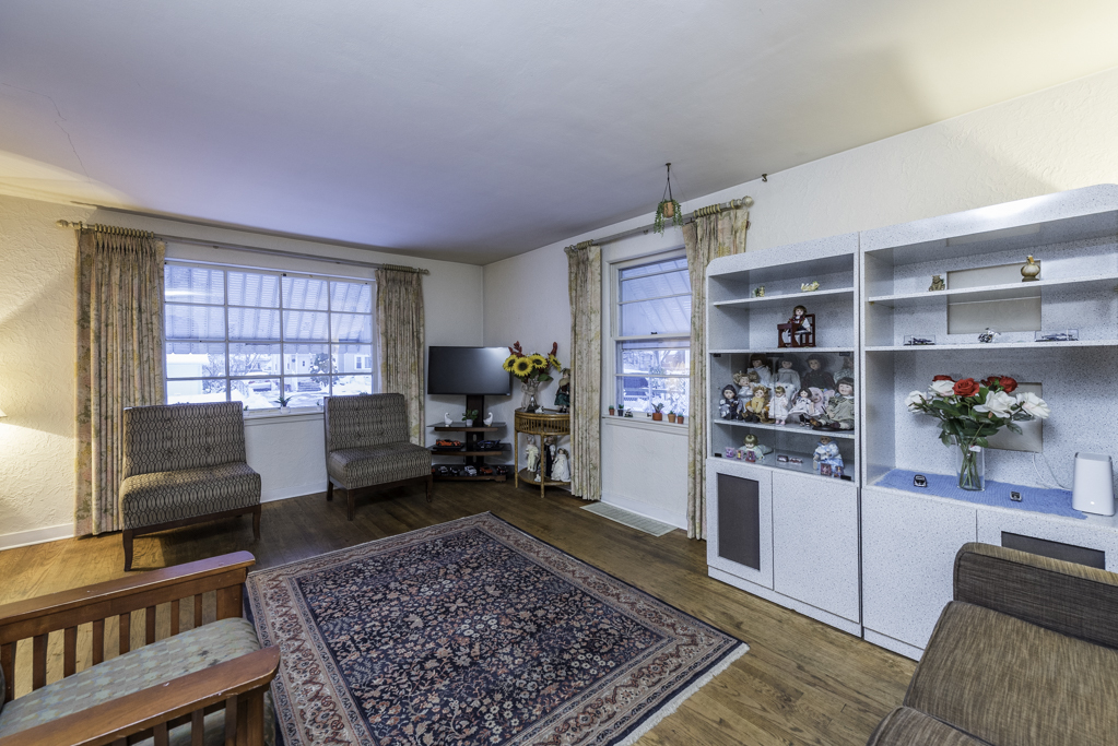 216 S Martin Avenue, Waukegan, IL 60085