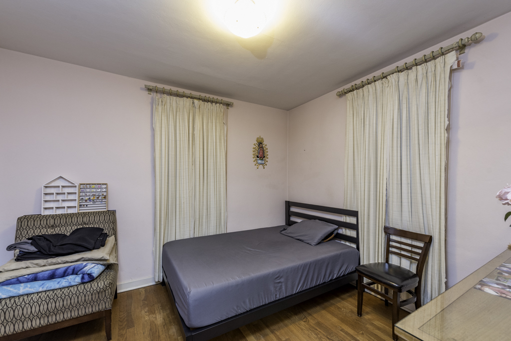 216 S Martin Avenue, Waukegan, IL 60085