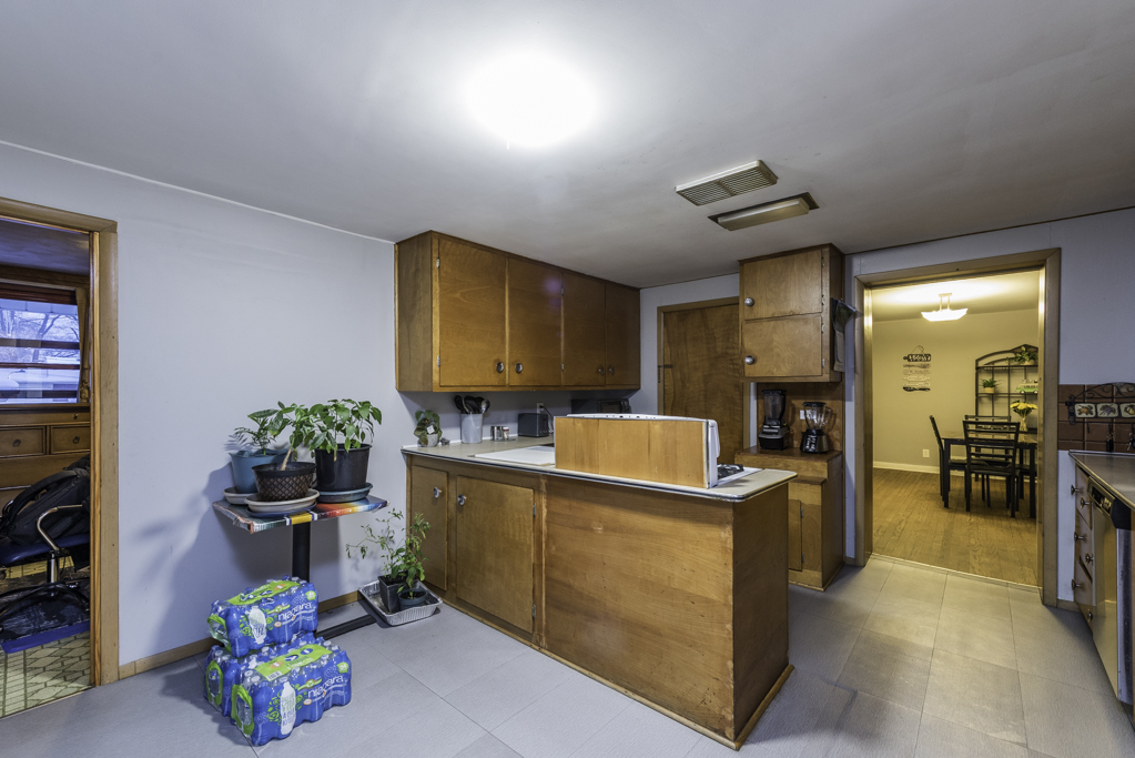 216 S Martin Avenue, Waukegan, IL 60085