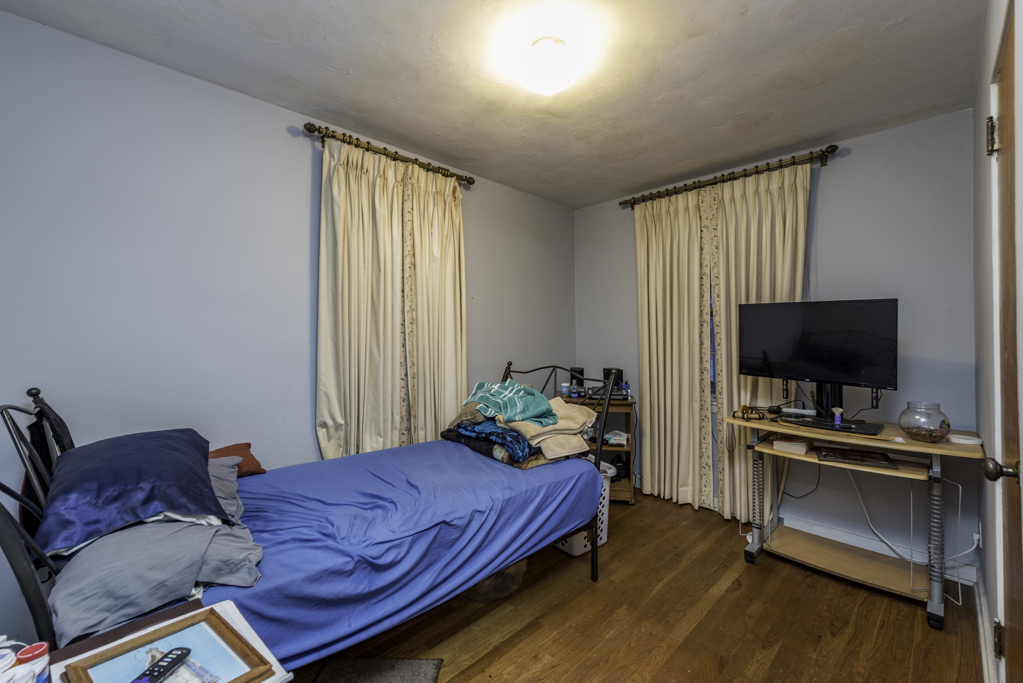 216 S Martin Avenue, Waukegan, IL 60085