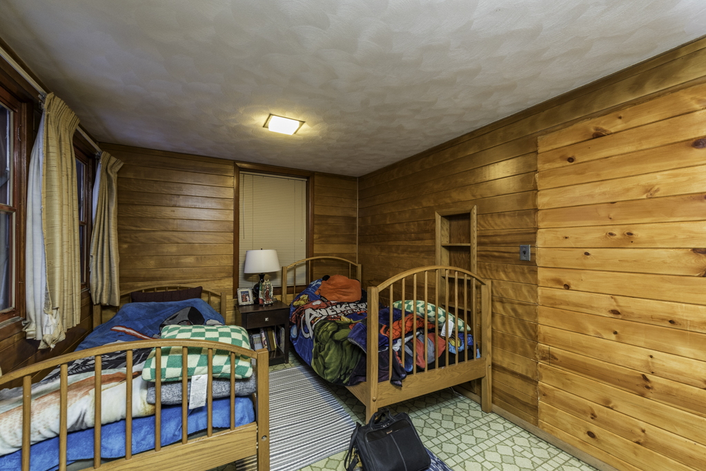 216 S Martin Avenue, Waukegan, IL 60085