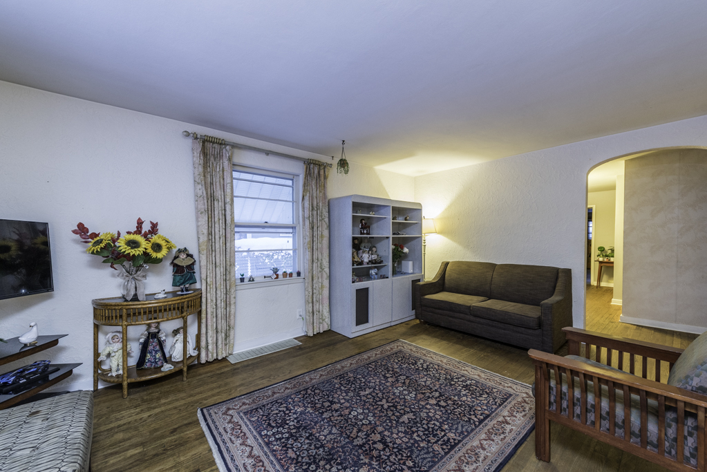 216 S Martin Avenue, Waukegan, IL 60085