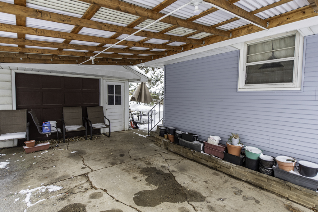 216 S Martin Avenue, Waukegan, IL 60085