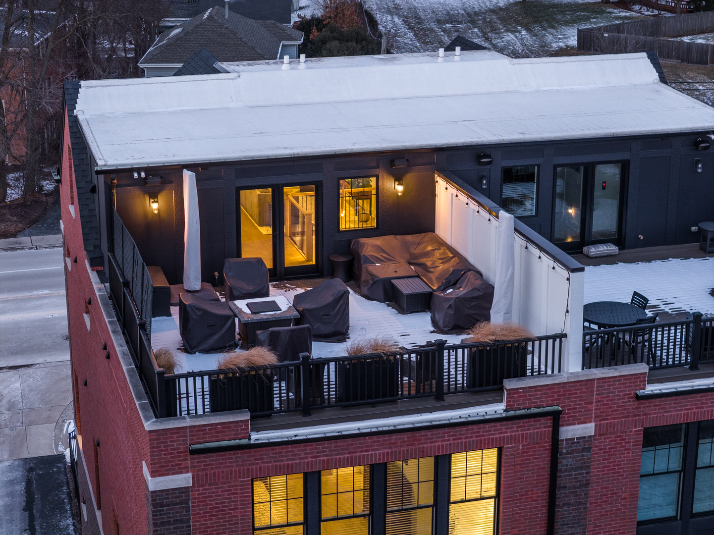 932 E Chicago Avenue, Naperville, IL 60540