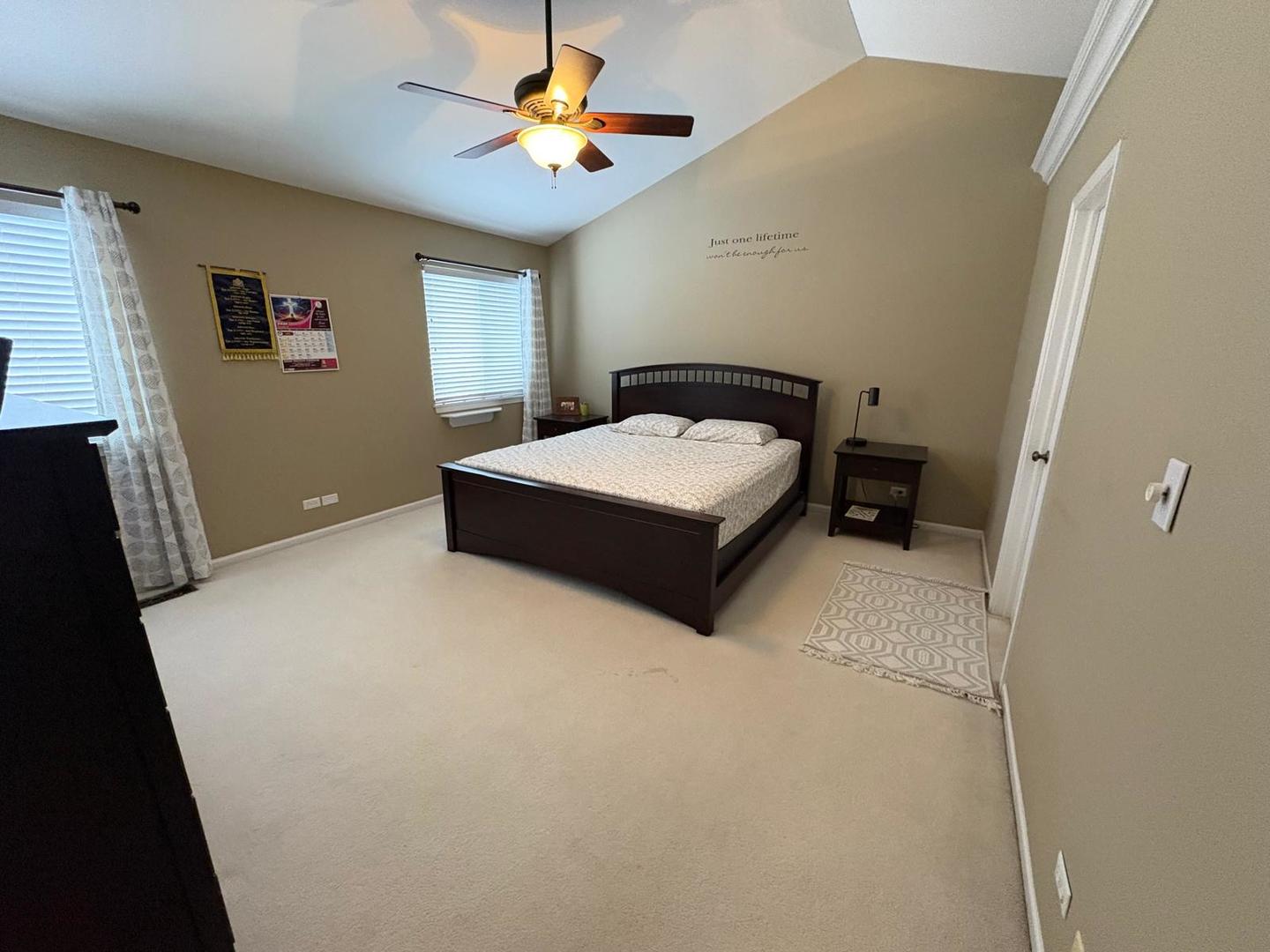 1375 Burnett Drive, Aurora, IL 60502