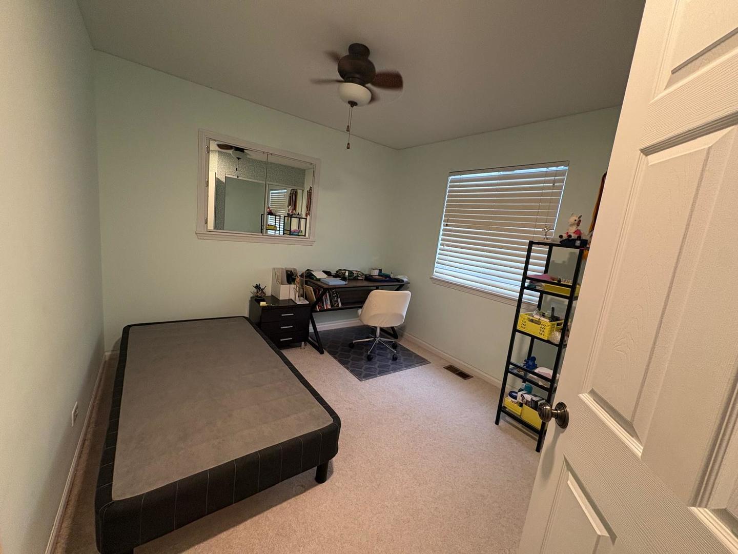 1375 Burnett Drive, Aurora, IL 60502