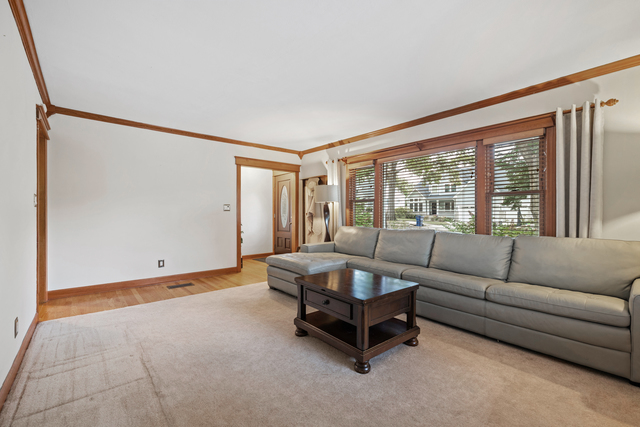 438 S Wright Street, Naperville, IL 60540