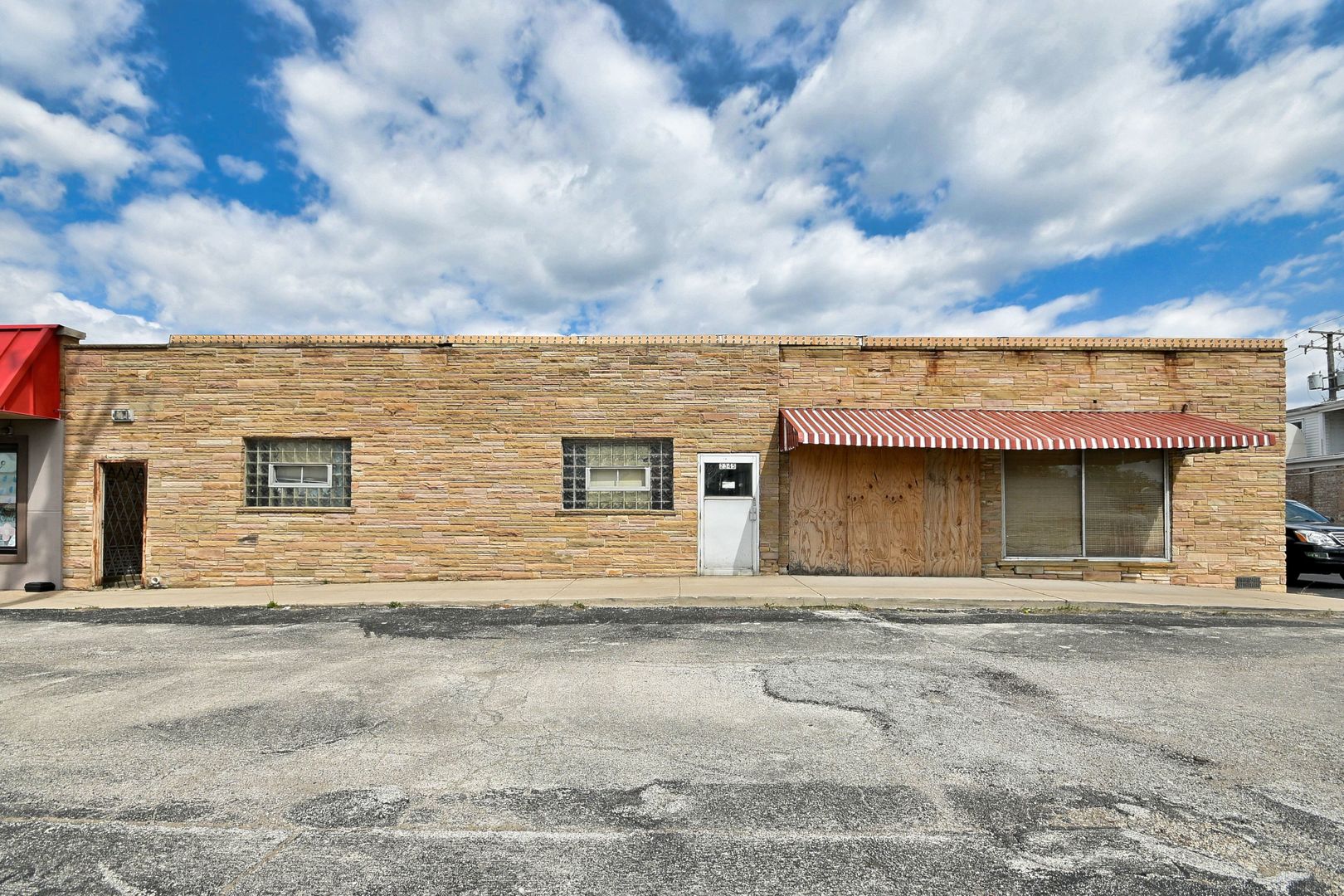 2345 N Mannheim Road, Leyden Township, IL 60164