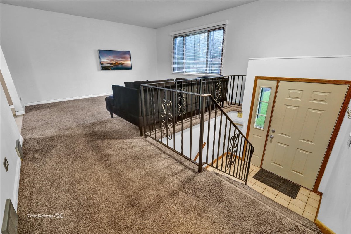 2n314 Euclid Avenue, Glen Ellyn, IL 60137