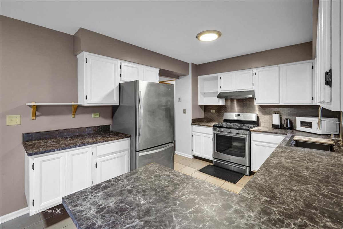 2n314 Euclid Avenue, Glen Ellyn, IL 60137