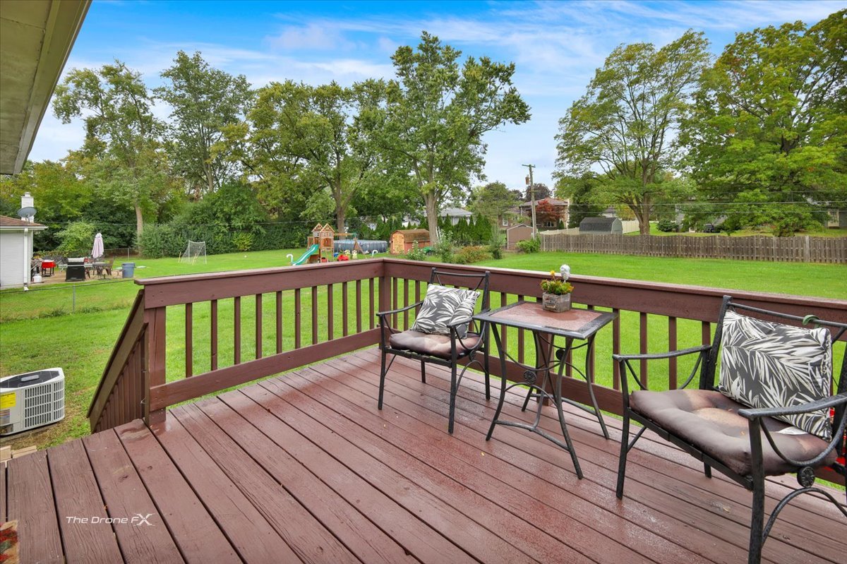 2n314 Euclid Avenue, Glen Ellyn, IL 60137