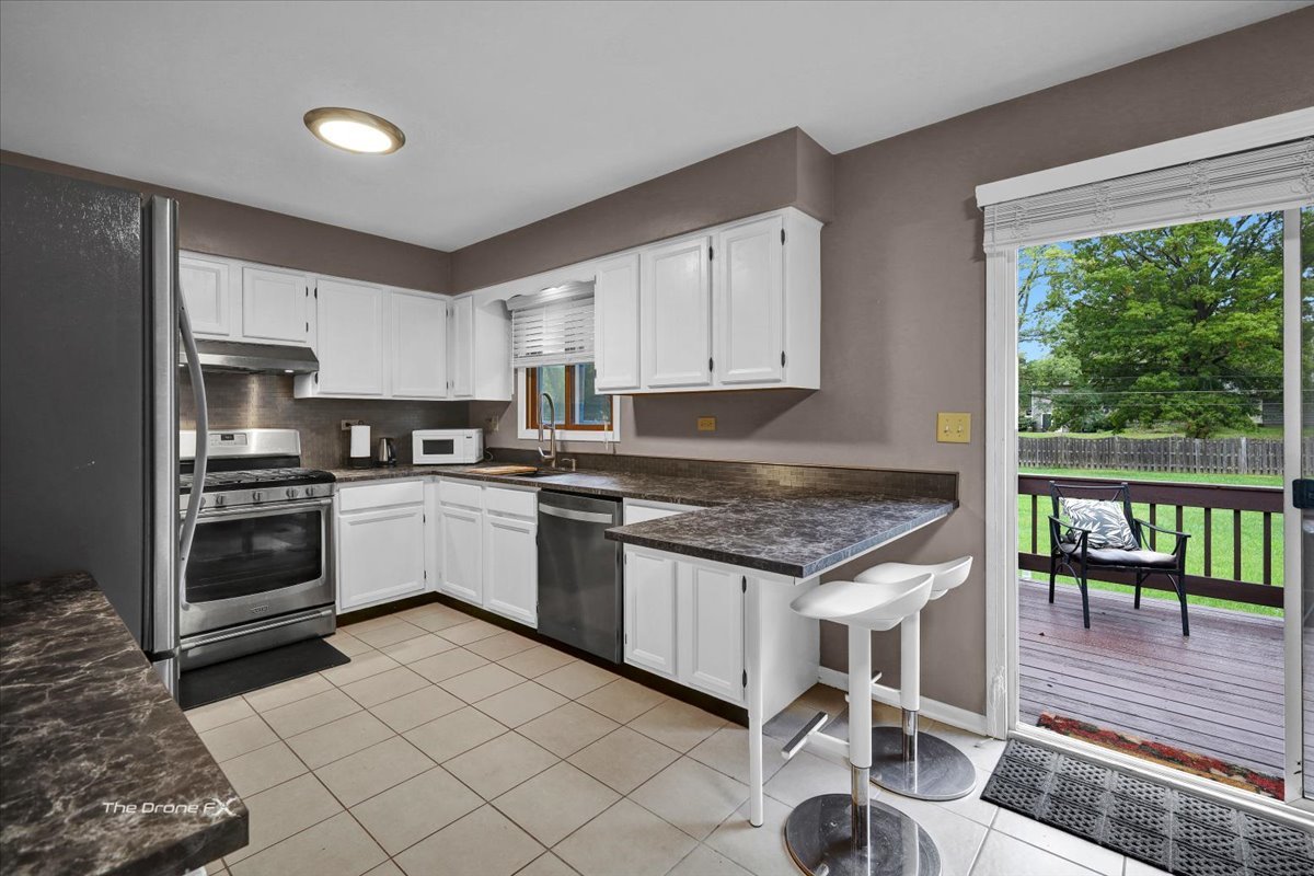 2n314 Euclid Avenue, Glen Ellyn, IL 60137