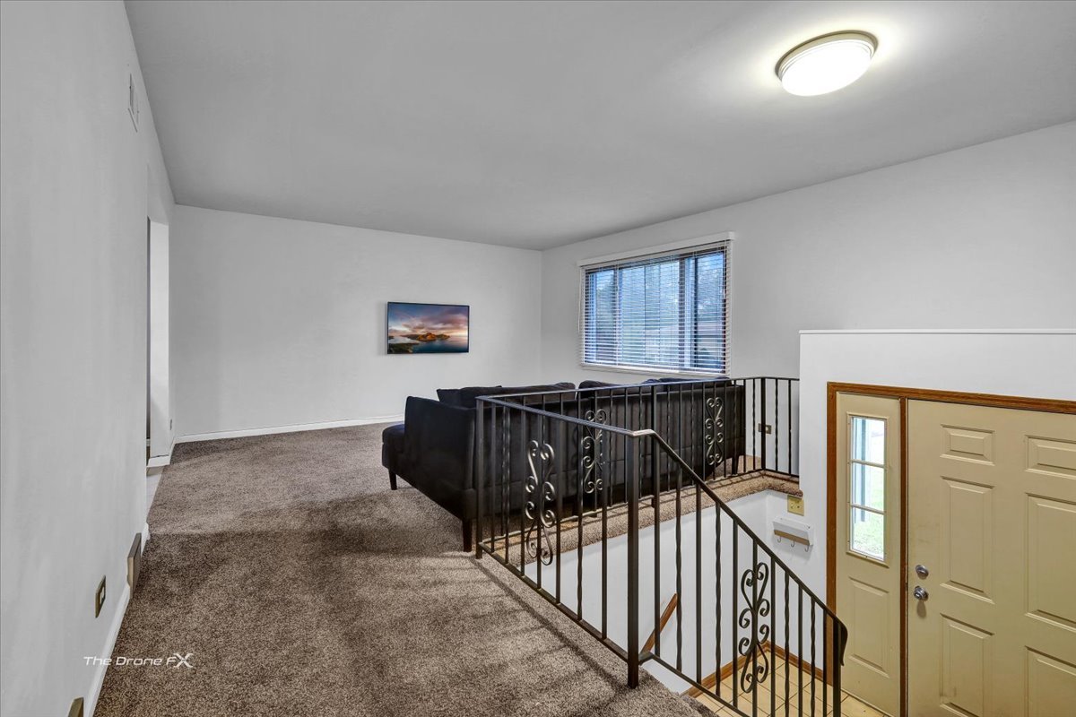 2n314 Euclid Avenue, Glen Ellyn, IL 60137