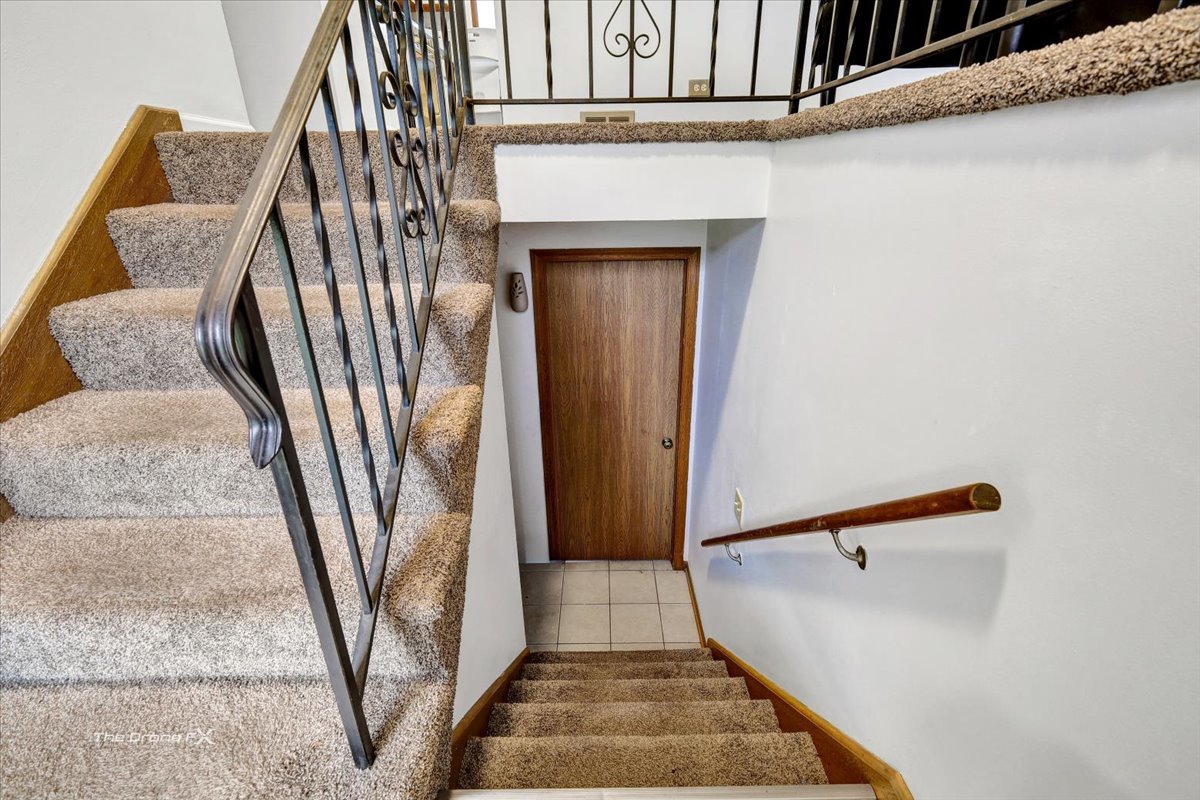 2n314 Euclid Avenue, Glen Ellyn, IL 60137