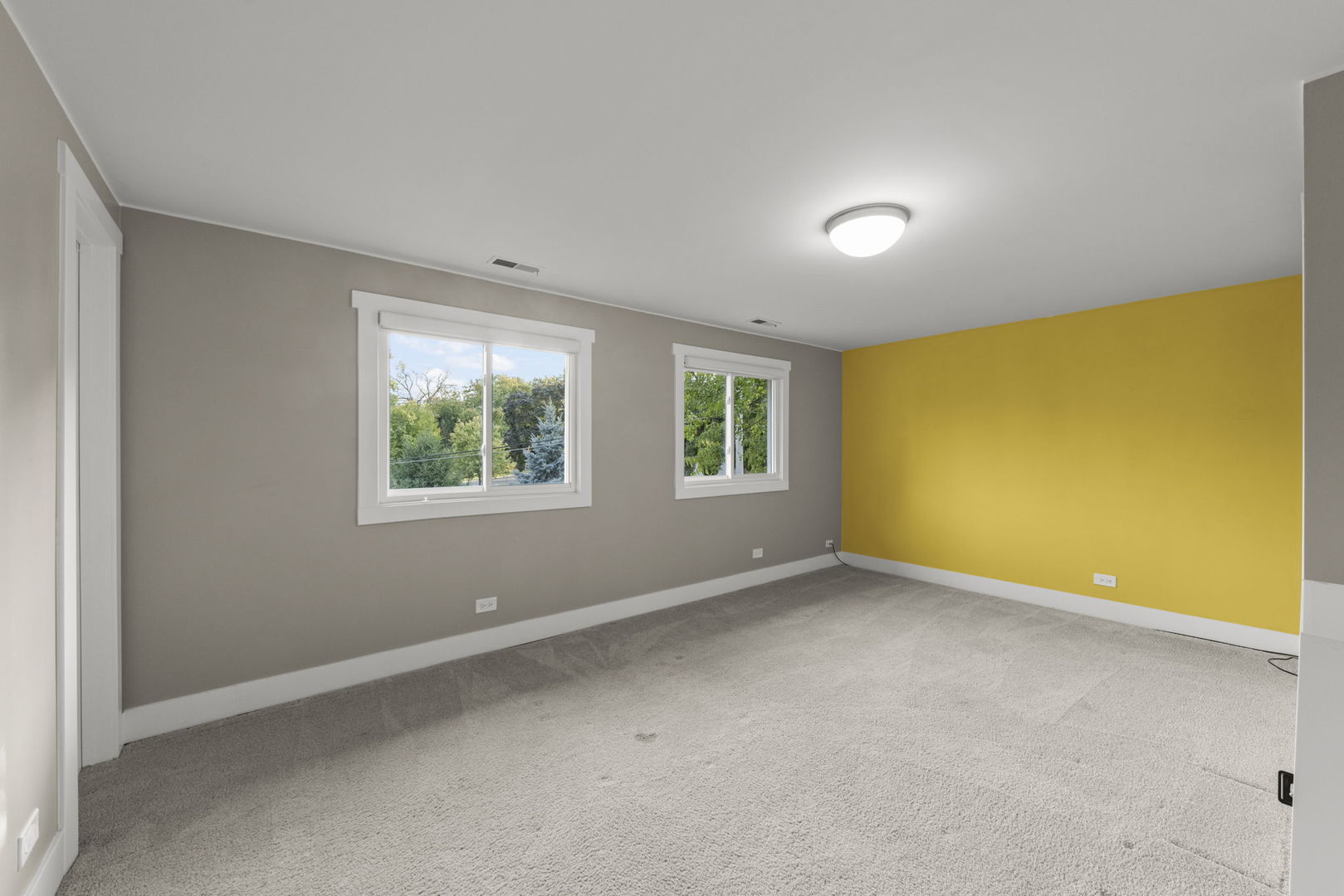 314 Brookside Circle, Wheaton, IL 60187