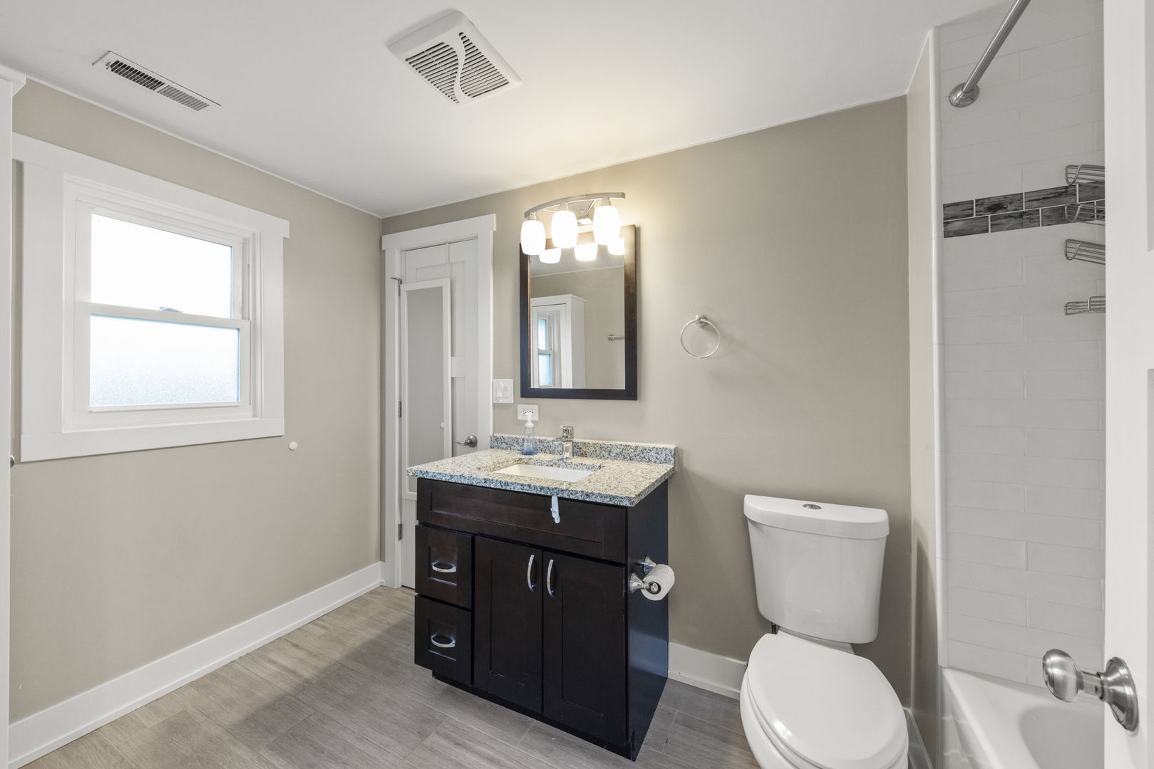 314 Brookside Circle, Wheaton, IL 60187