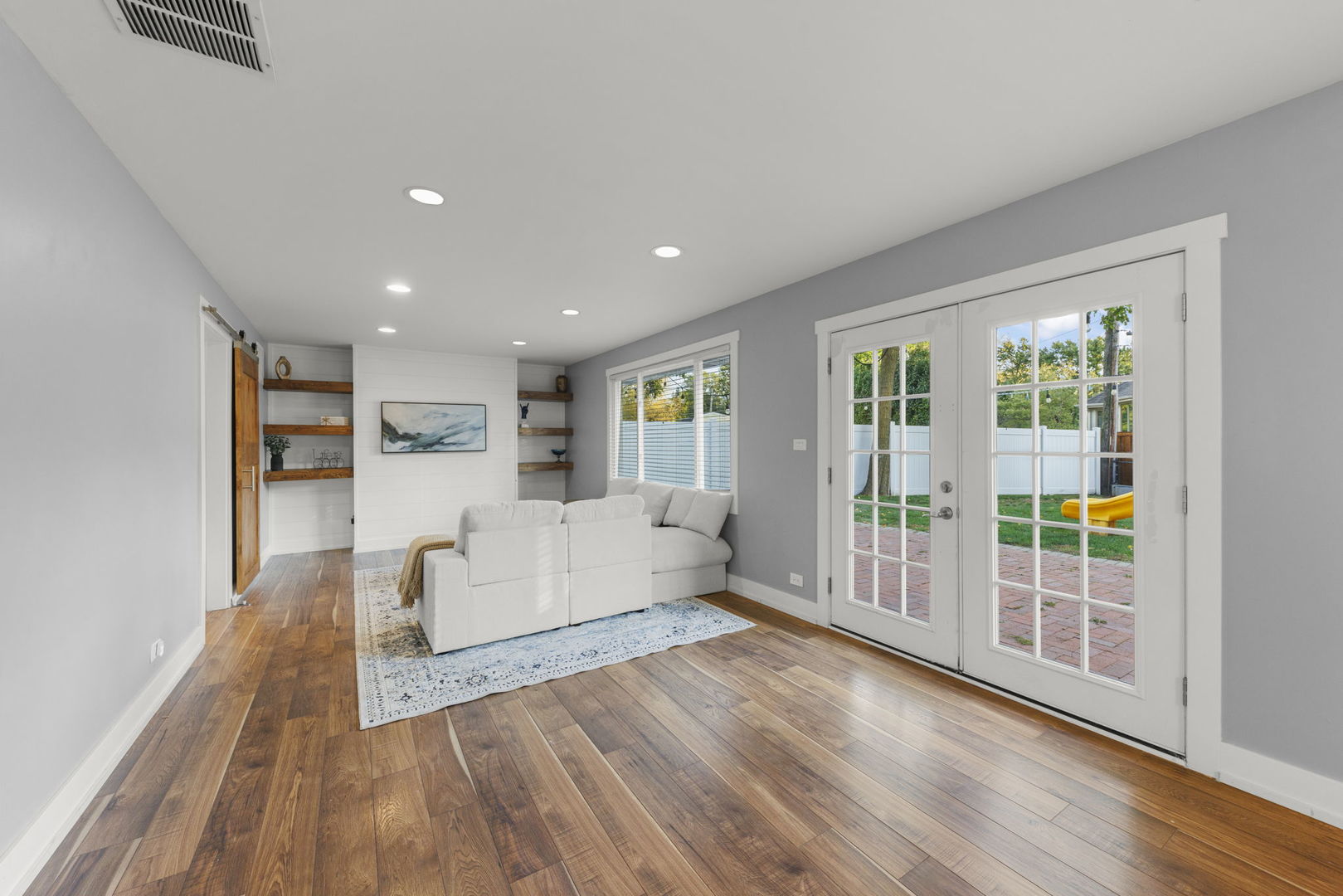 314 Brookside Circle, Wheaton, IL 60187