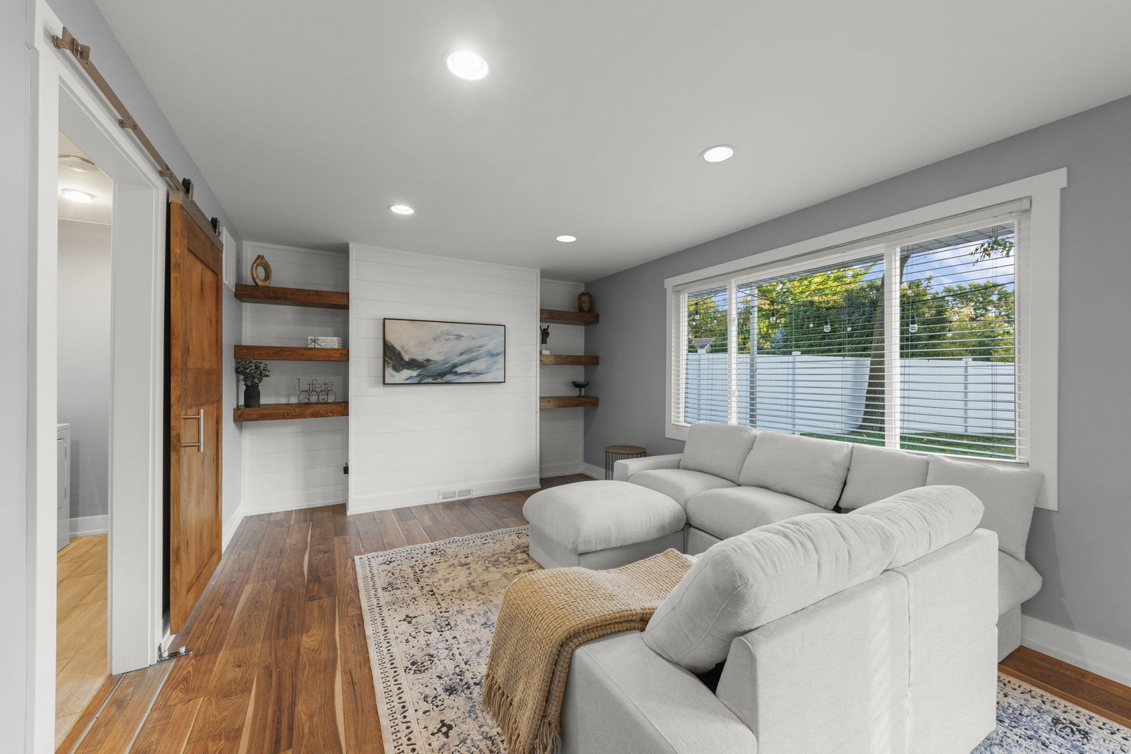 314 Brookside Circle, Wheaton, IL 60187