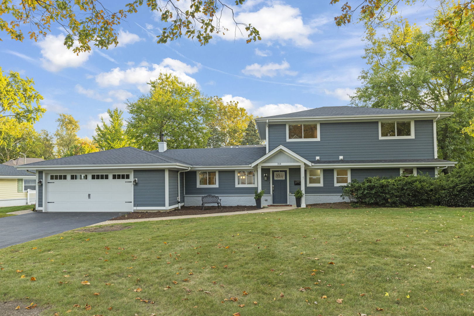 314 Brookside Circle, Wheaton, IL 60187