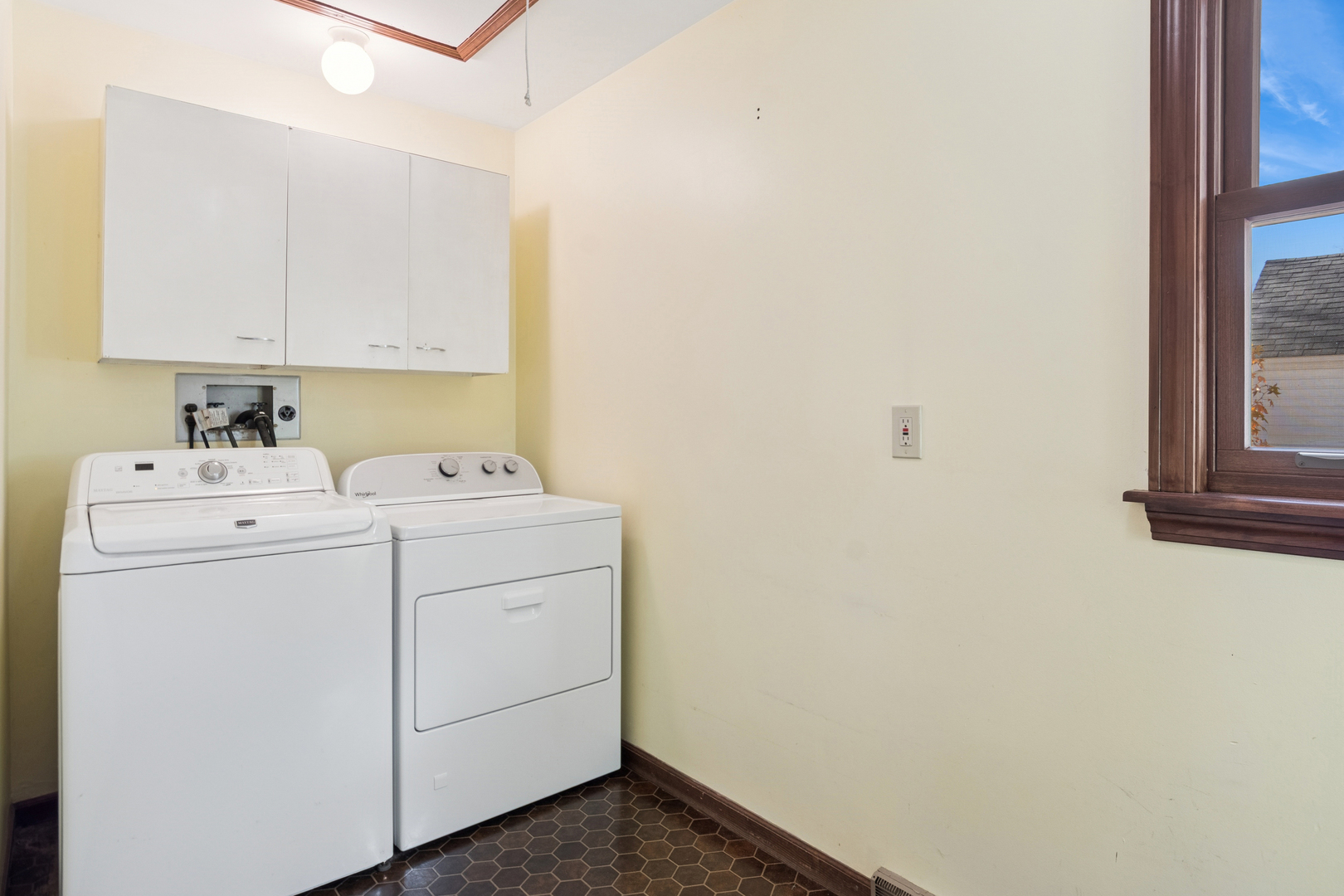 55 Garfield Street, Oswego, IL 60543