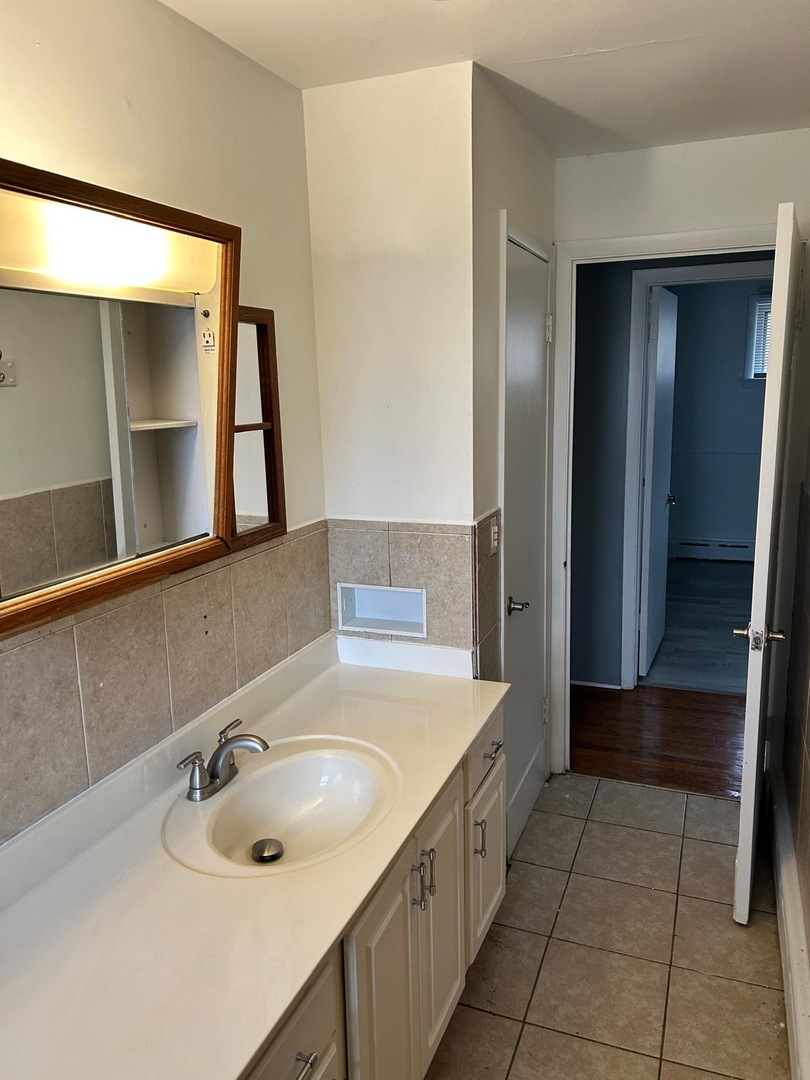 3924 Sunset Avenue, Markham, IL 60428