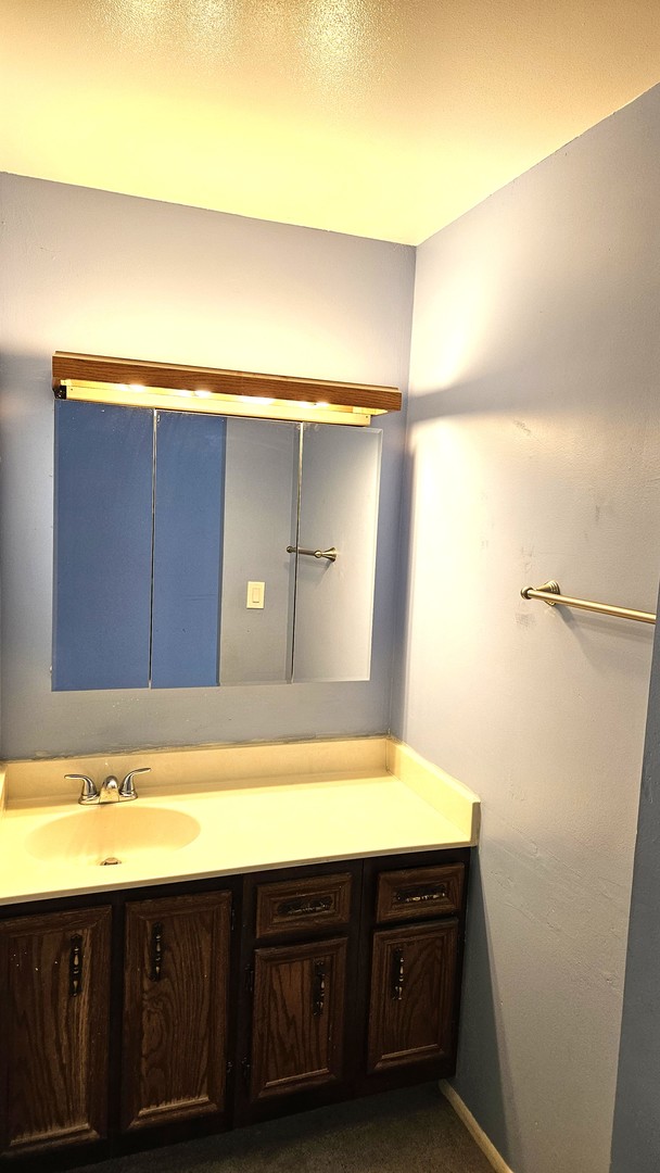 2929 Sunnyside Drive #B326, Rockford, IL 61114