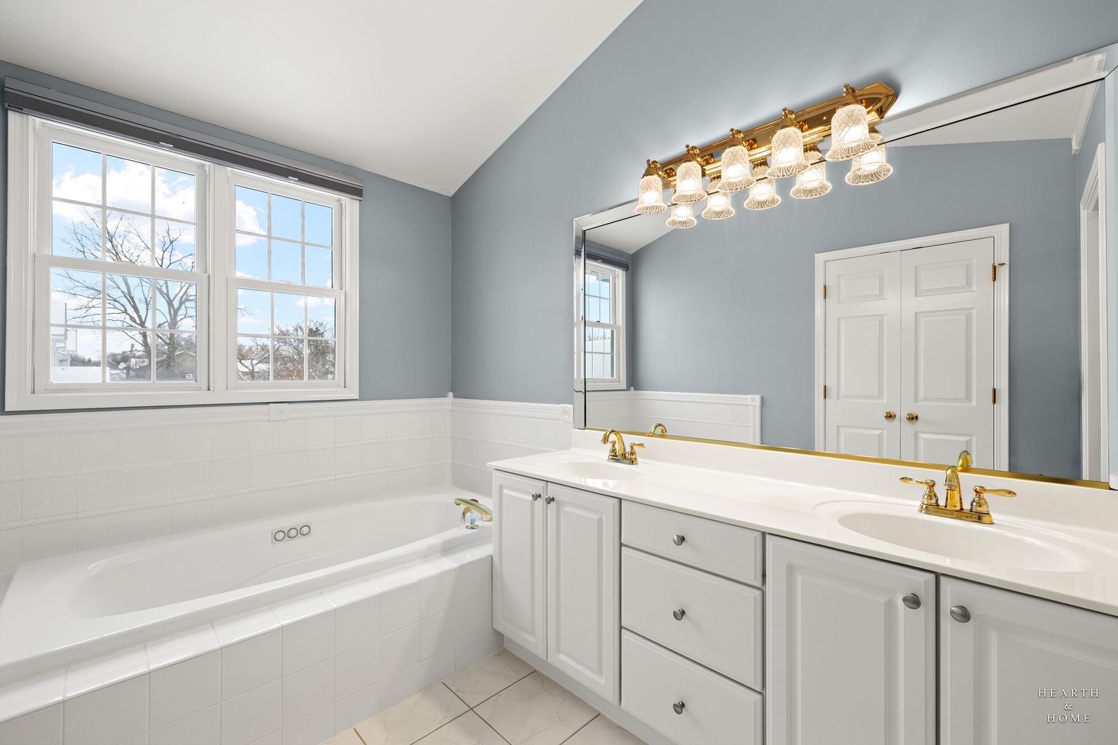 679 BARLINA Road, Crystal Lake, IL 60014