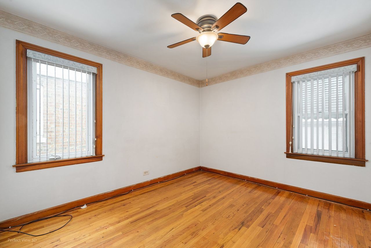 5117 S Luna Avenue, Chicago, IL 60638