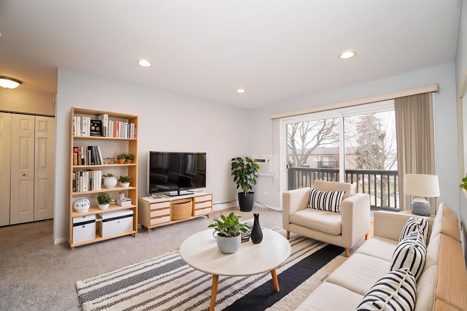 337 N Carter Street #202, Palatine, IL 60067