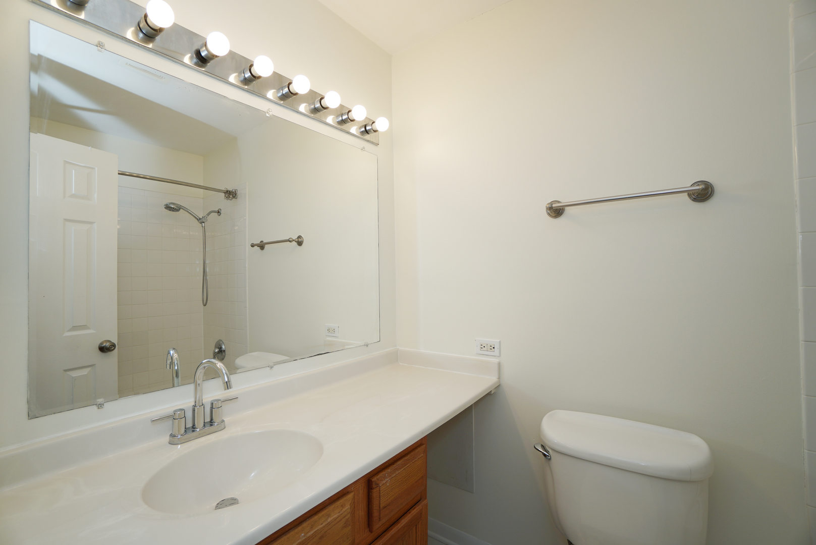 337 N Carter Street #202, Palatine, IL 60067