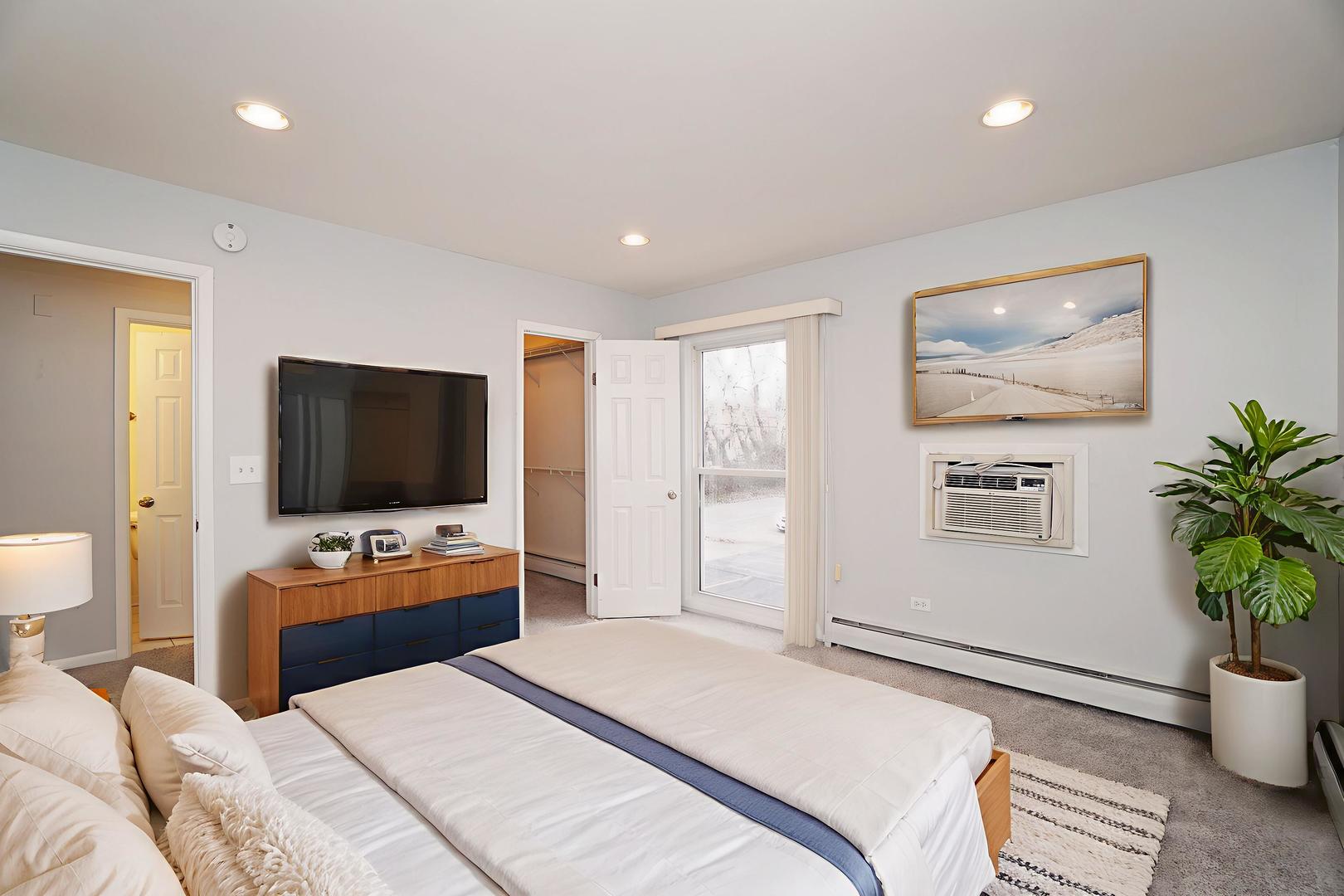 337 N Carter Street #202, Palatine, IL 60067