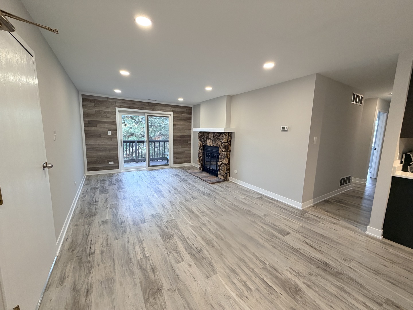 1460 Stonebridge Circle #G9, Wheaton, IL 60189