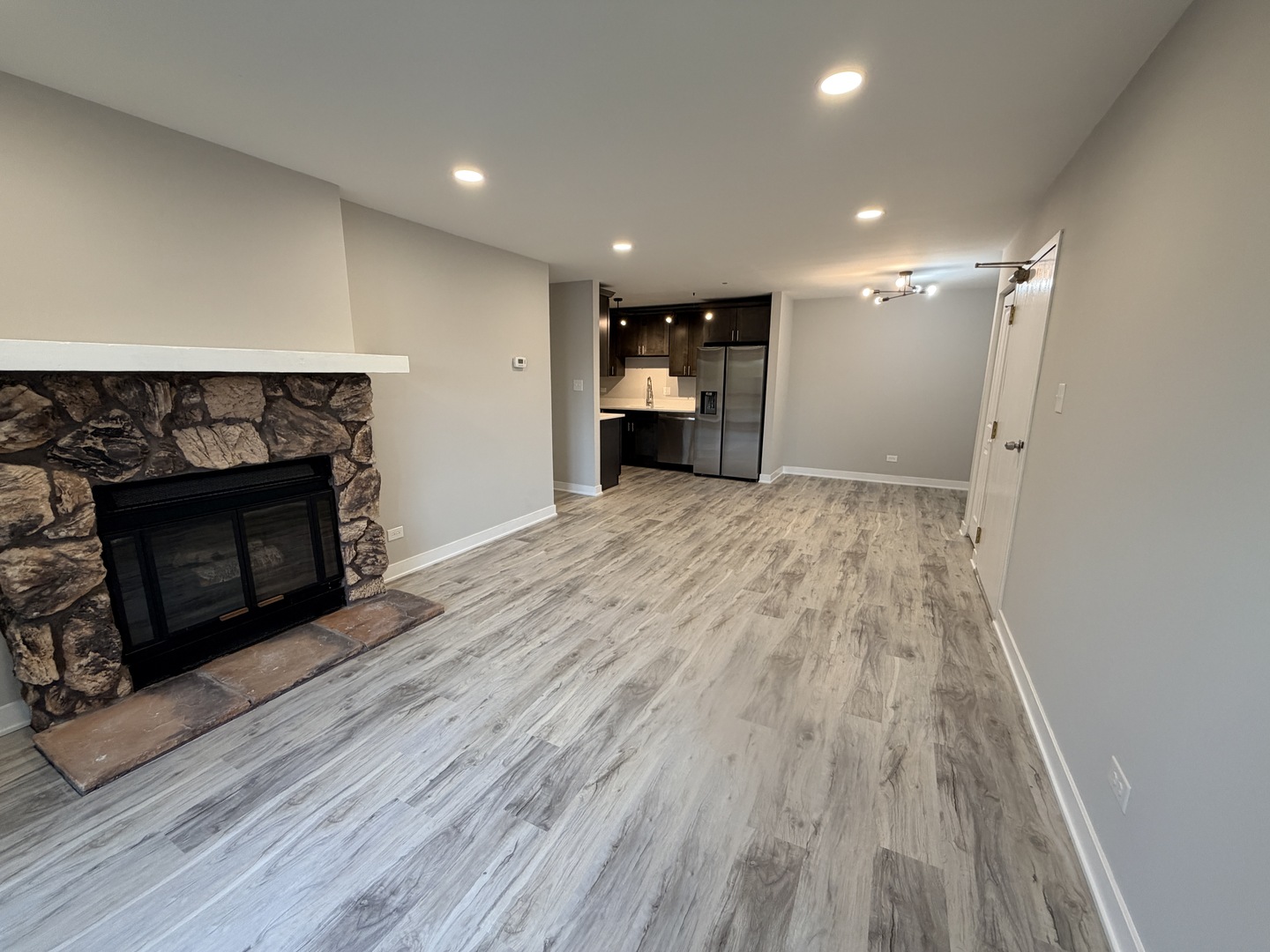 1460 Stonebridge Circle #G9, Wheaton, IL 60189