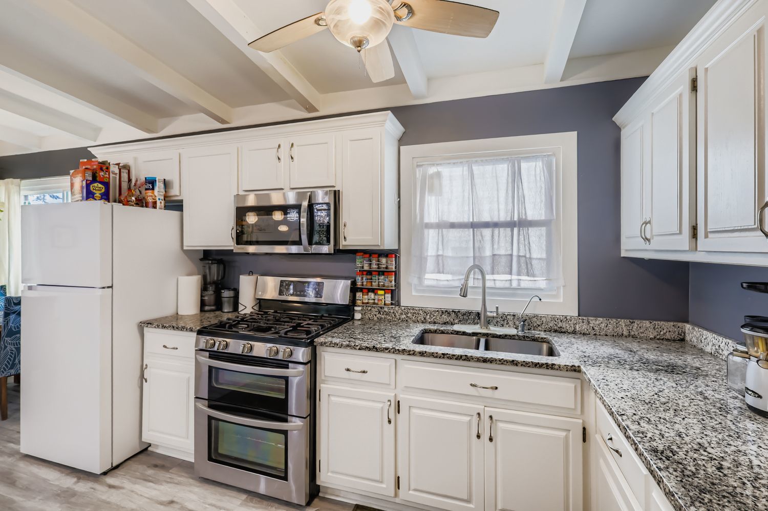 19W720 Woodland Avenue, Addison, IL 60101