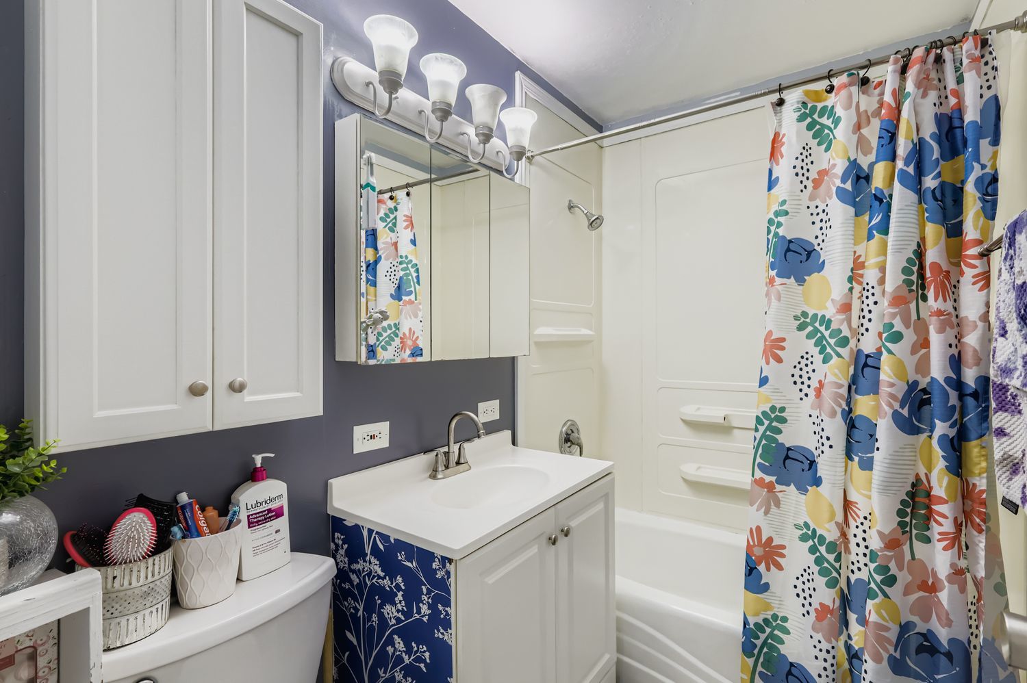 19W720 Woodland Avenue, Addison, IL 60101