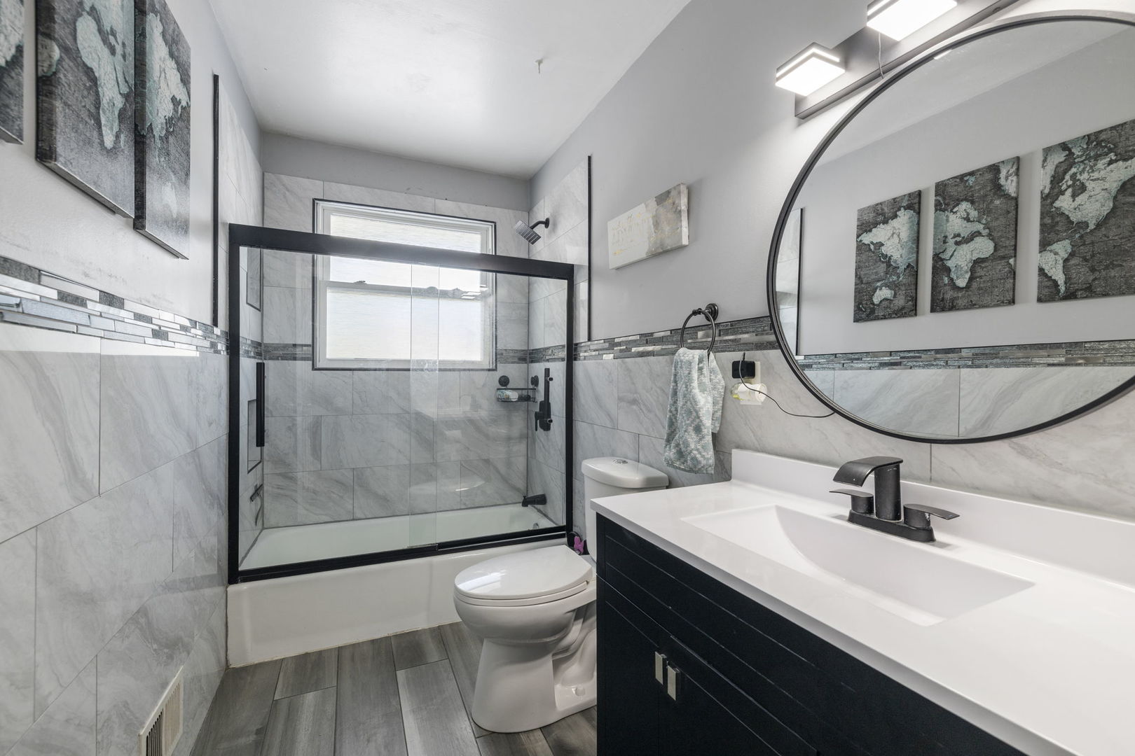 17126 Central Park Avenue, Hazel Crest, IL 60429