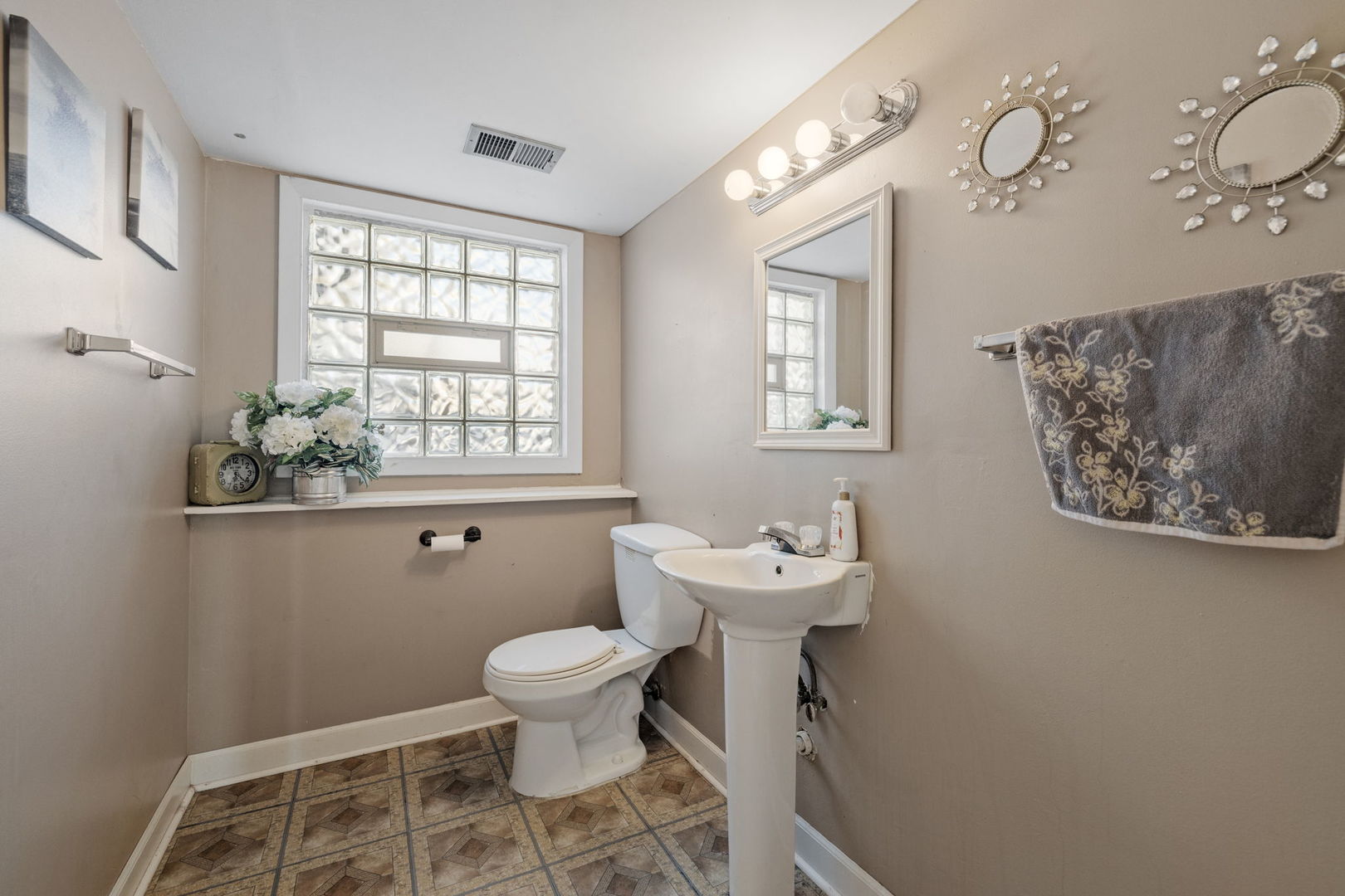 17126 Central Park Avenue, Hazel Crest, IL 60429