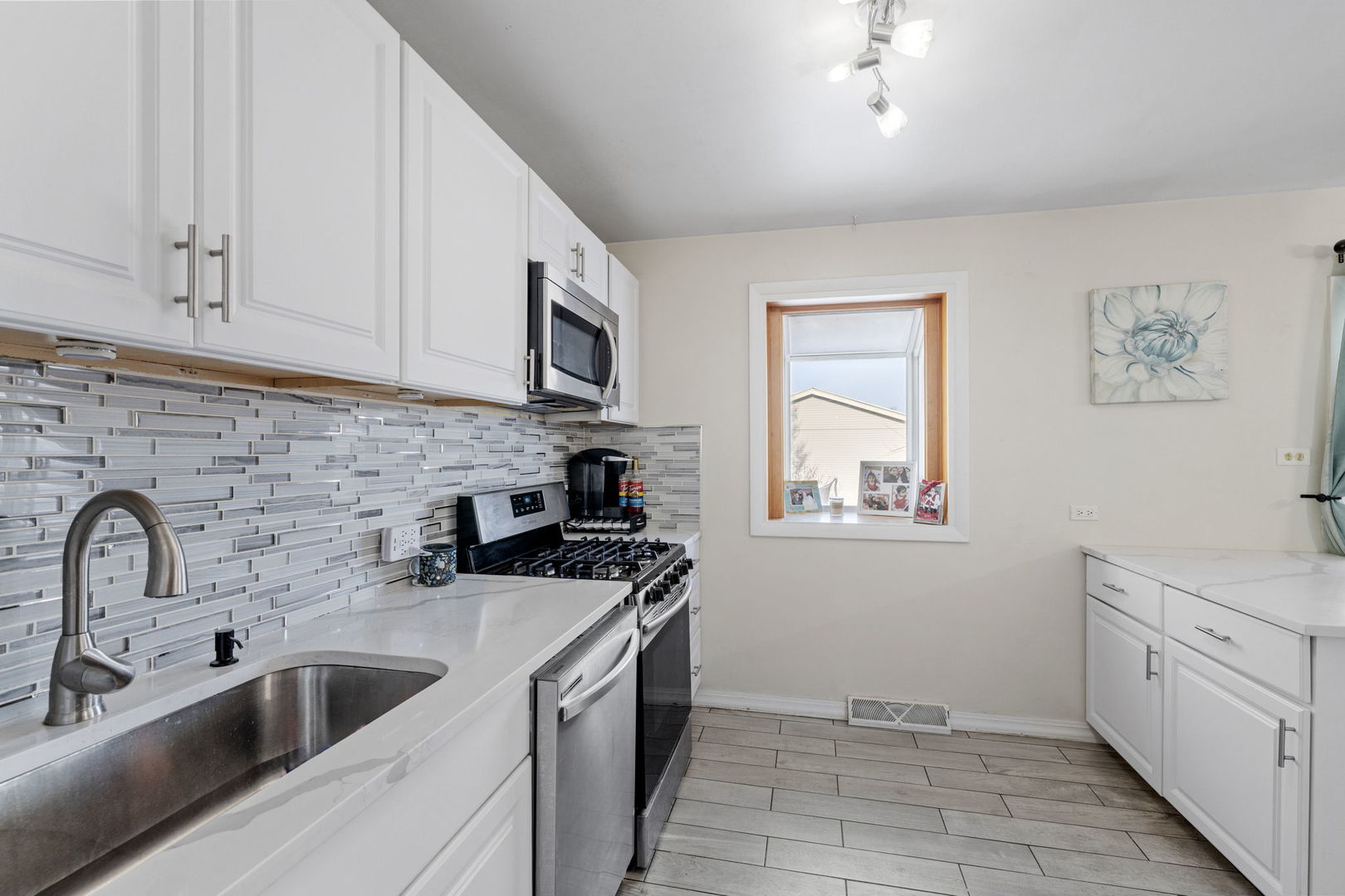 17126 Central Park Avenue, Hazel Crest, IL 60429