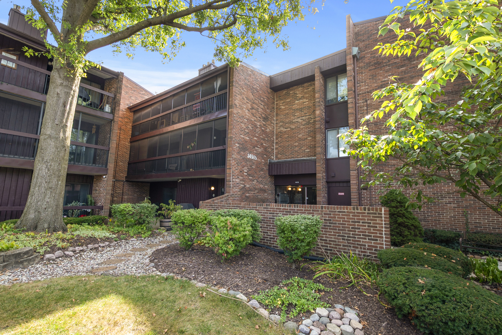 14515 Central Court #G3, Oak Forest, IL 60452