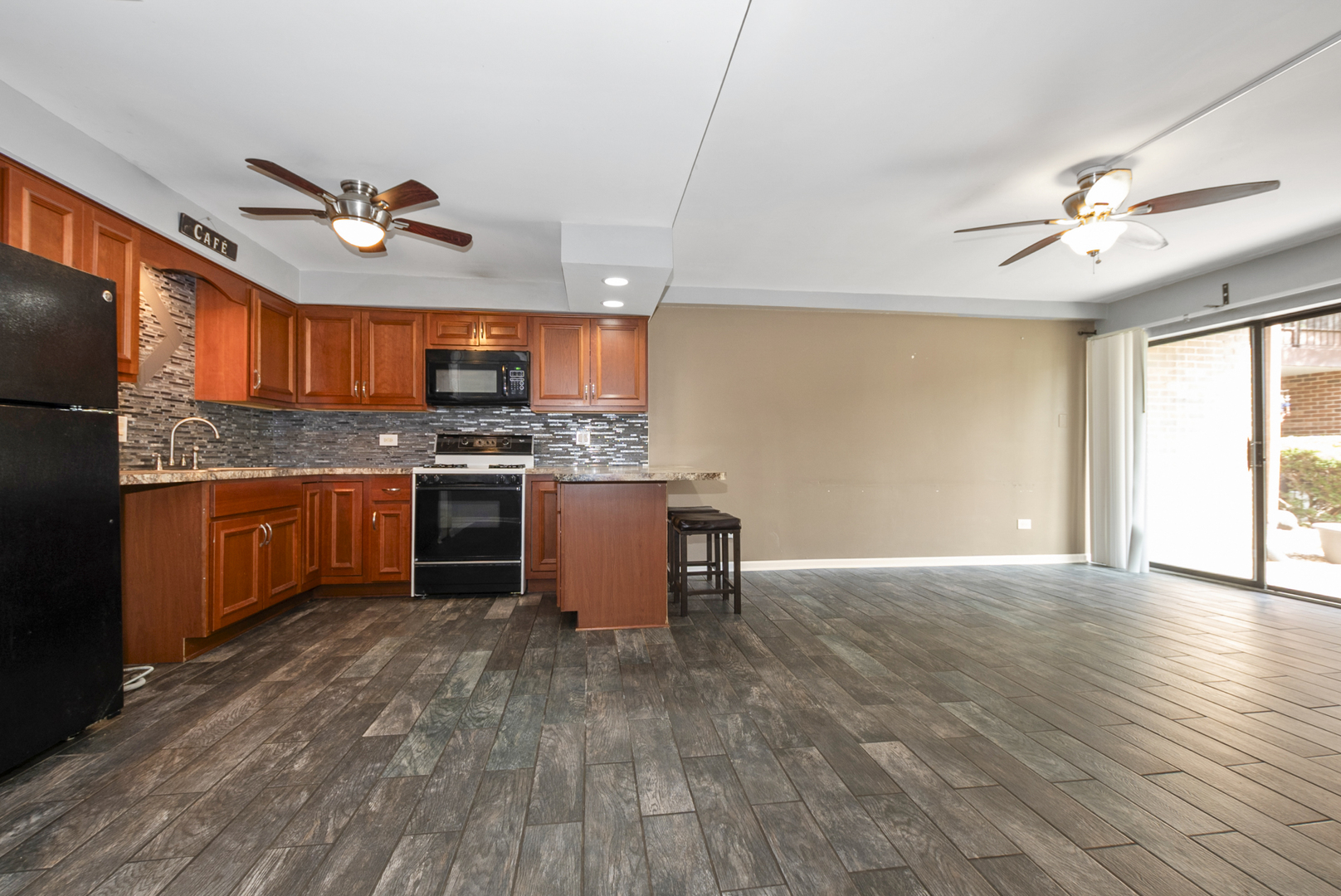 14515 Central Court #G3, Oak Forest, IL 60452