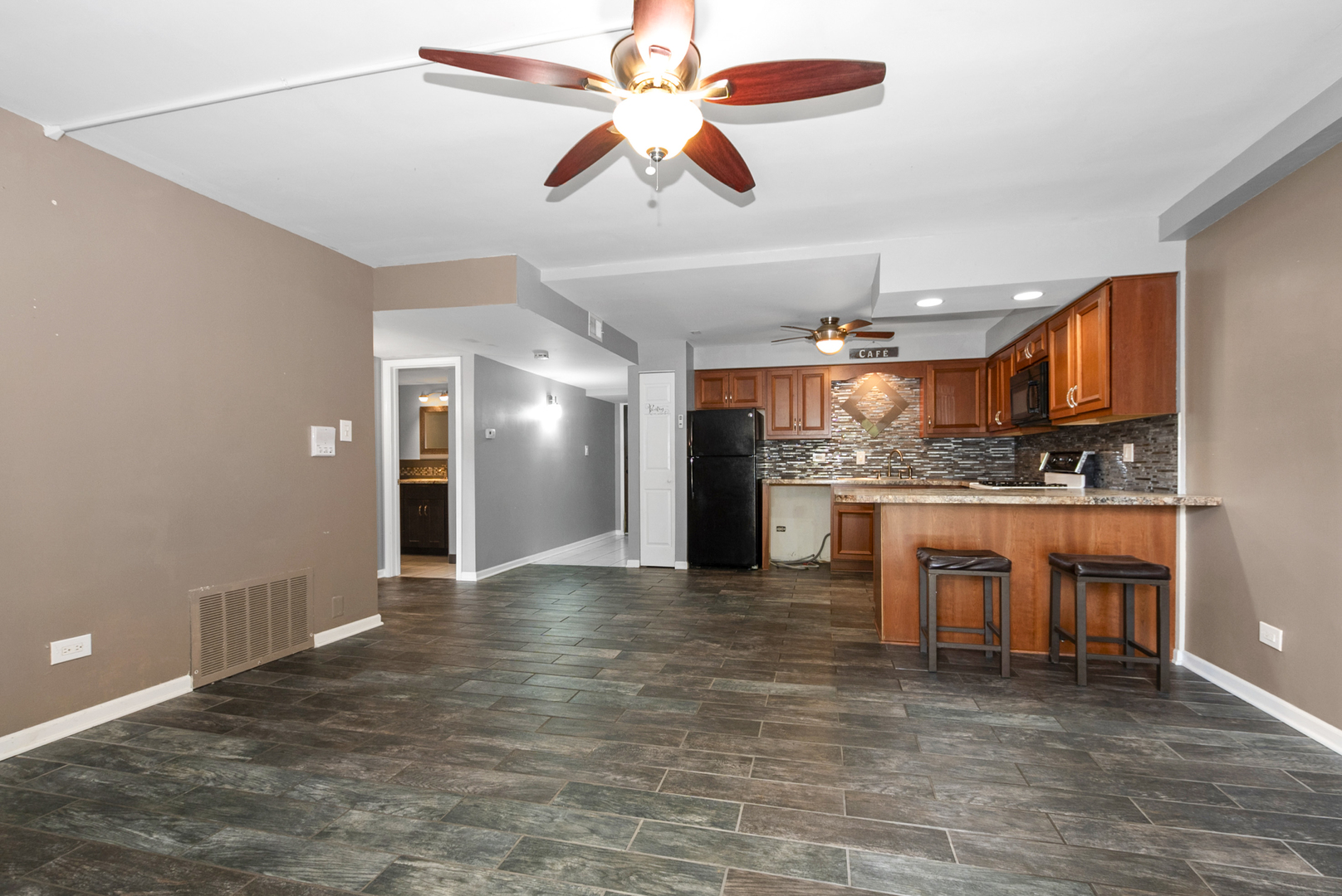 14515 Central Court #G3, Oak Forest, IL 60452