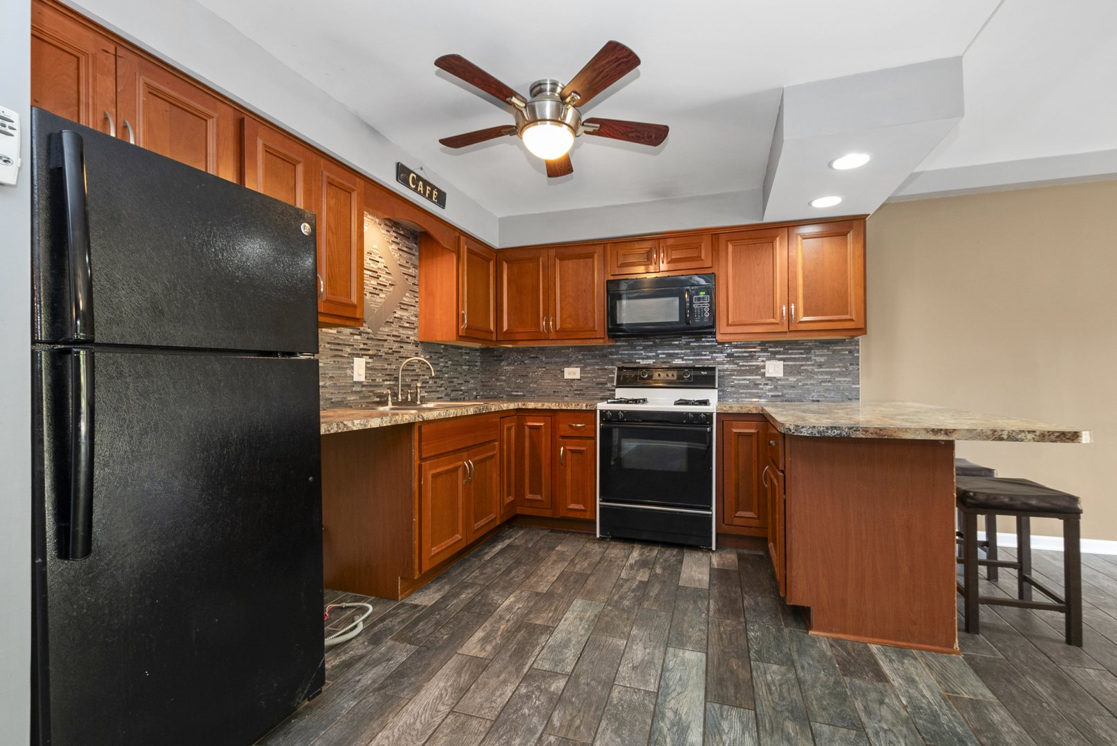 14515 Central Court #G3, Oak Forest, IL 60452