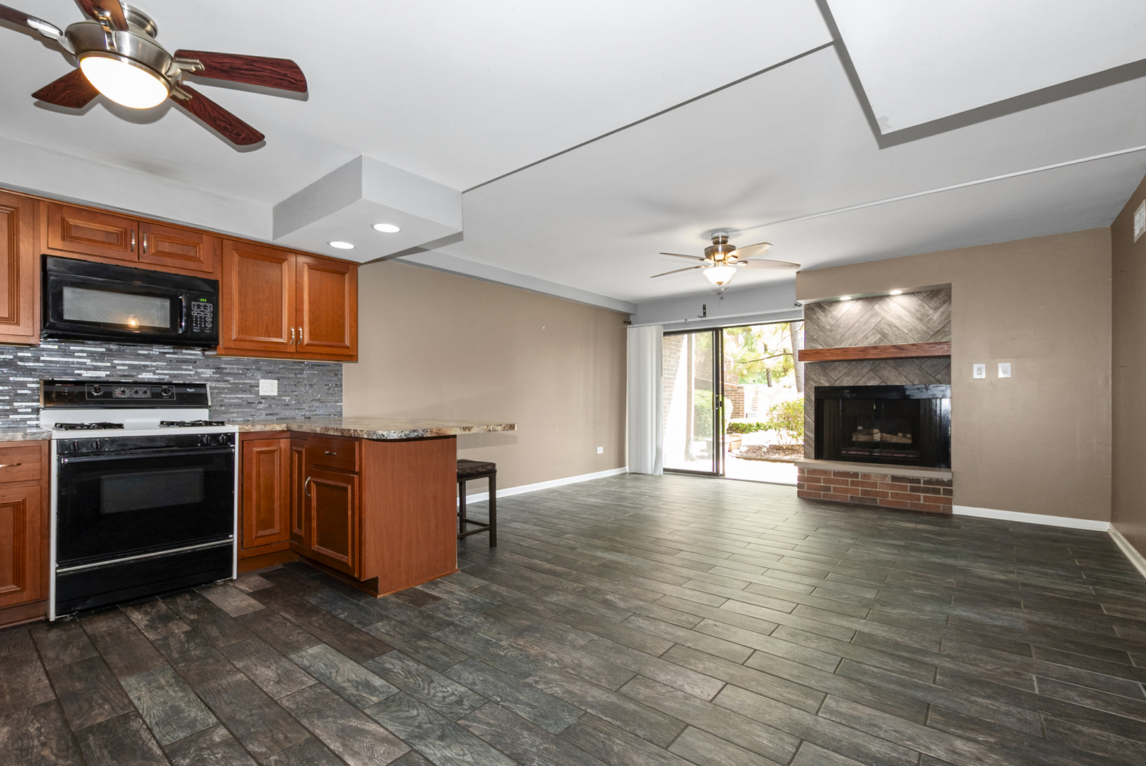 14515 Central Court #G3, Oak Forest, IL 60452