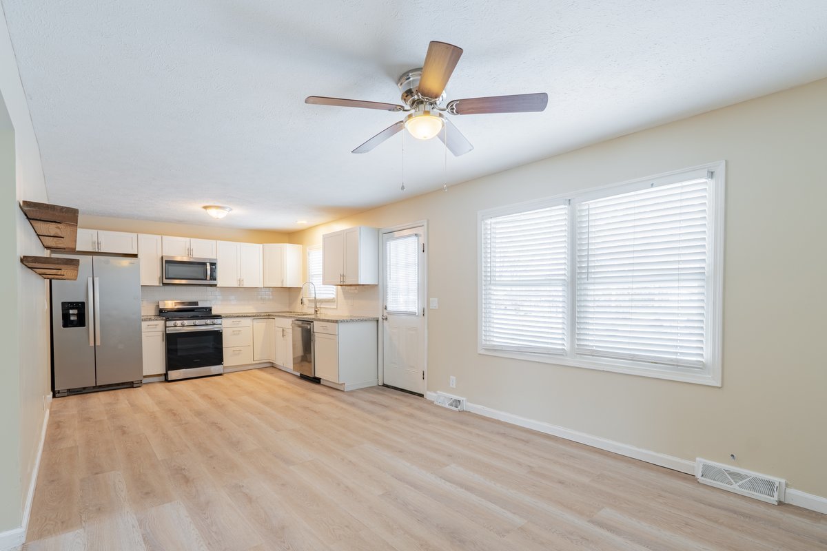 1 Wilshire Wood Drive, Mackinaw, IL 61755